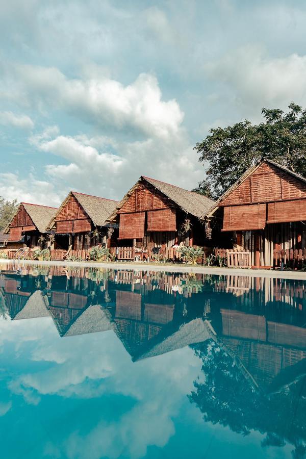 Nipoh Beach Cottage Kijal Esterno foto